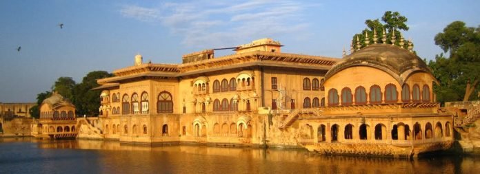 A Walking Tour in Jaipur's Walled City