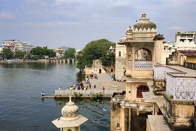 Taxi Booking online in Udaipur